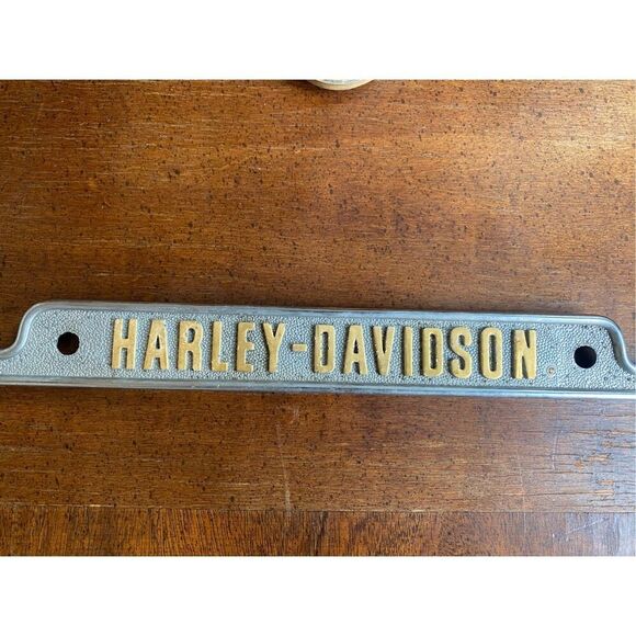VINTAGE HURLEY DAVIDSON Vintage Dealer License Plate Frame by Chroma Craphics - Picture 2 of 6